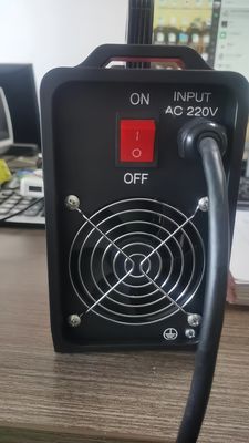 Mini IGBT DC MMA-sweismachine met 3,7 KVA Input Power 60V AC220V 120A Draagbaar en compact