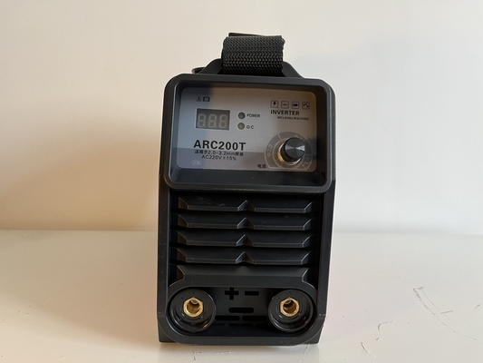 Draagbare Mini IGBT DC MMA-sweismachine met een nominale uitgangsstroom van 120 A en een ingangsspanning van 220 V