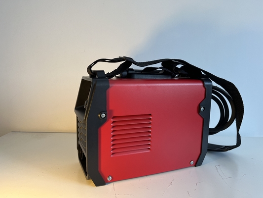 Draagbare Mini IGBT DC MMA-sweismachine met een nominale uitgangsstroom van 120 A en een ingangsspanning van 220 V